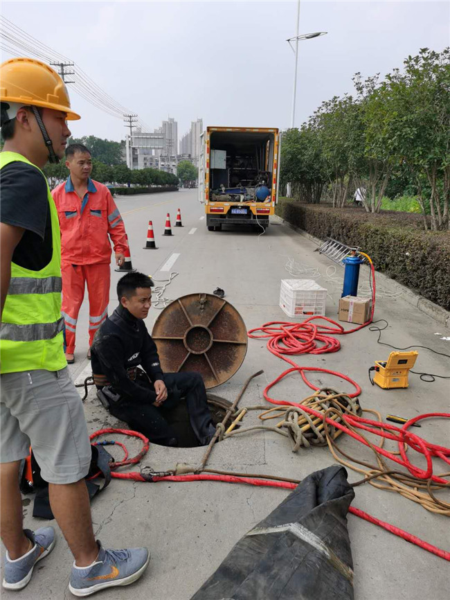 华蓥翻衬法管道修复技术主要工序